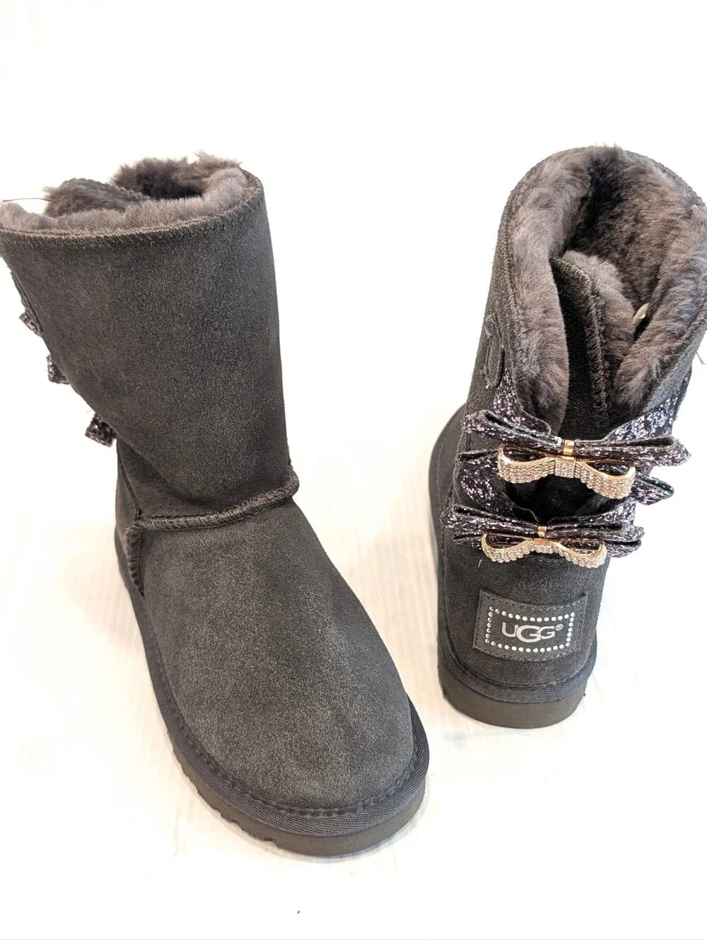 UGG Bailey Bling Glitz Kids Gray Suede Shearling Bow-Back Mid Boots Size 4